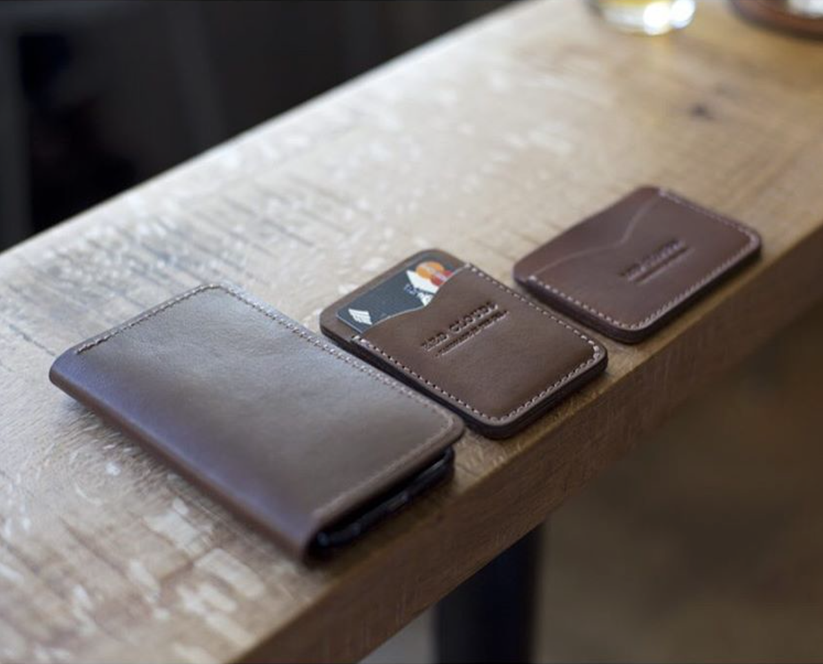 Frontside wallet. Card wallet. slim card case. leather card wallet. For those who like to keep their wallets in their front pockets. Slim enough to comfortably carry and large enough to fit your essential cards and some cash.  3/4oz Herman Oak Vegetable-Tanned Leather 2 Card-Slots, 1 center card slot
