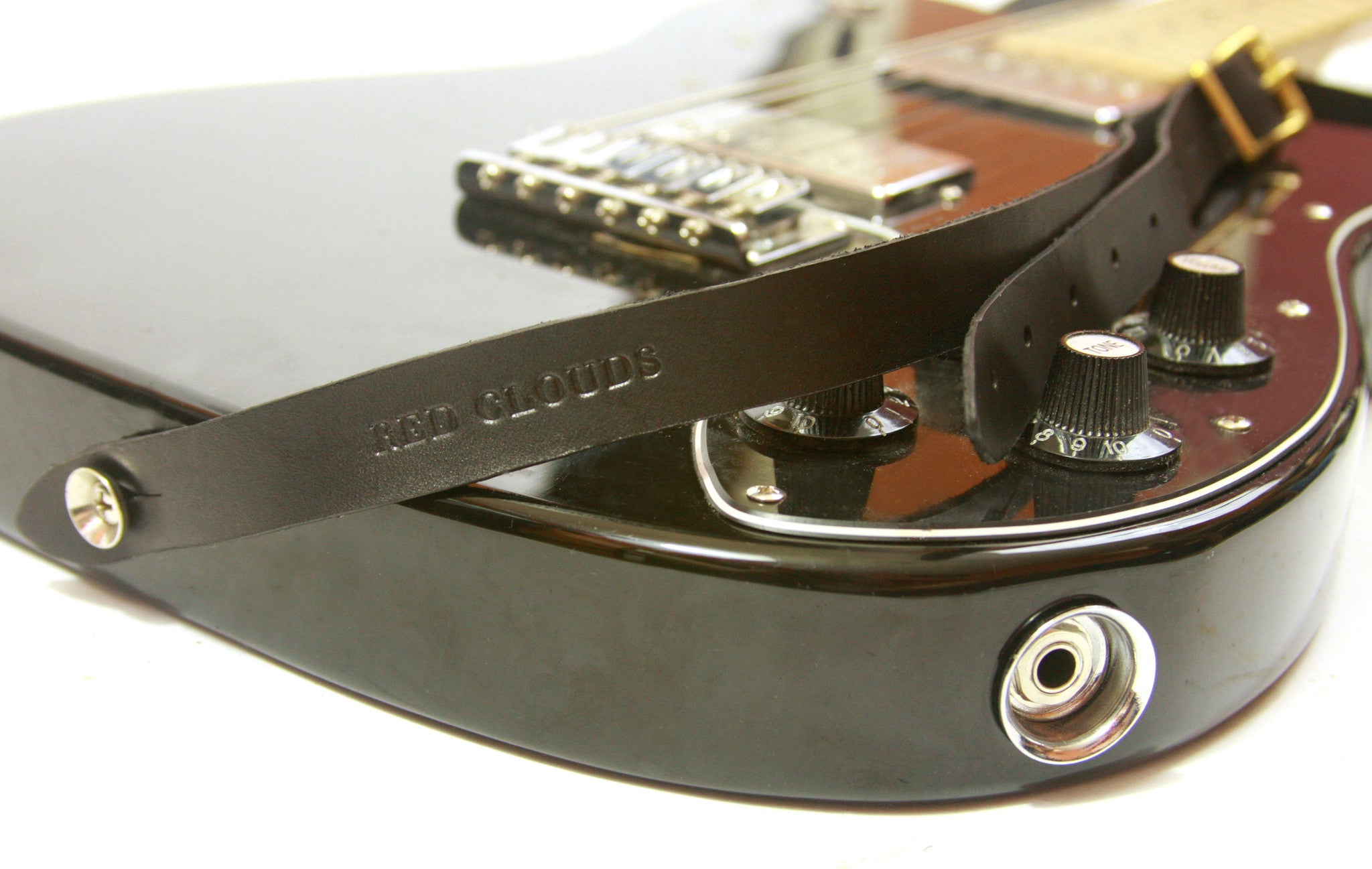 Old guitar strap, vintage guitar strap, classic guitar strap, leather guitar strap, leather strap, inspired by the early days of Rock ’n’ Roll, this classic style of leather guitar strap was worn by the likes of Chuck Berry, Elvis Presley, and The Beatles. It’s still used today by many of our favorite musicians on both acoustic and electric guitars.