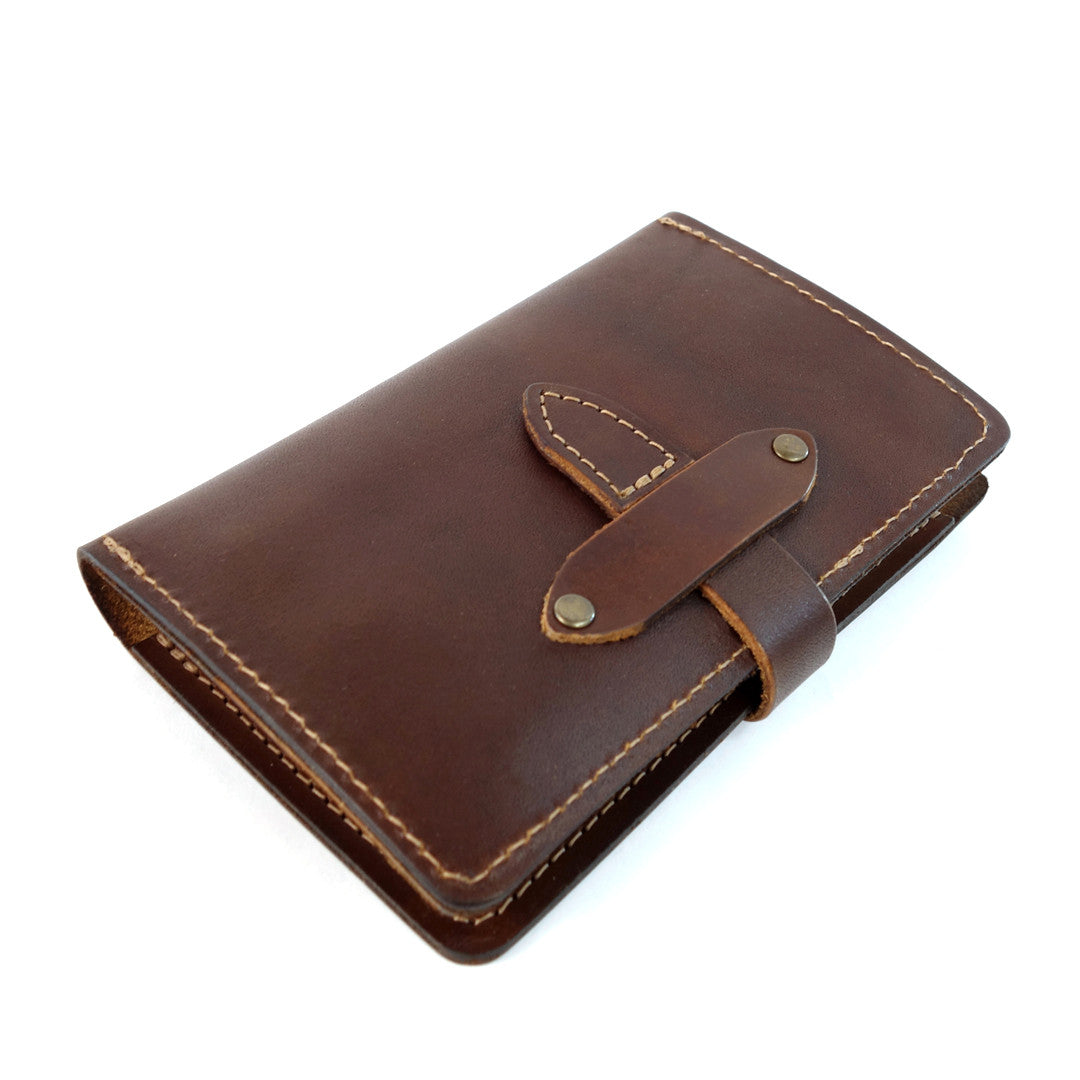 Leather Art Kit, Leather notebook, The Journeyman Art Kit is made with Herman Oak leather. Moleskine notebook and 3 micron pens for a complete traveling art kit.