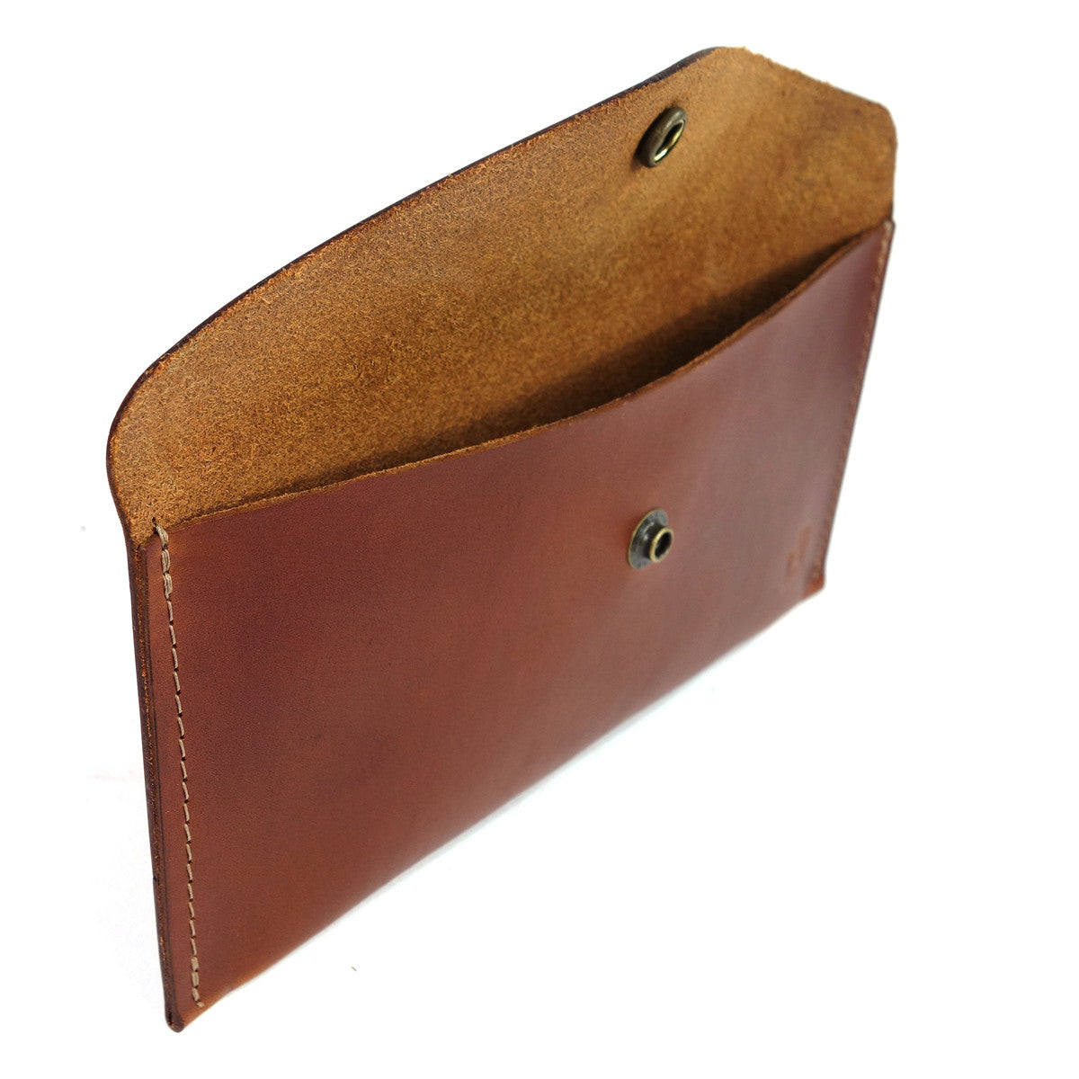 Field day case. This leather case will help you keep your belongings safe and organized. Carry pencils, small tools or anything else you will need on a day out on the town, going to class or just organizing the many things in your bag.  4/5oz Herman Oak Vegetable Tanned Leather, Antique Brass Snap. Pencil case. leather case.